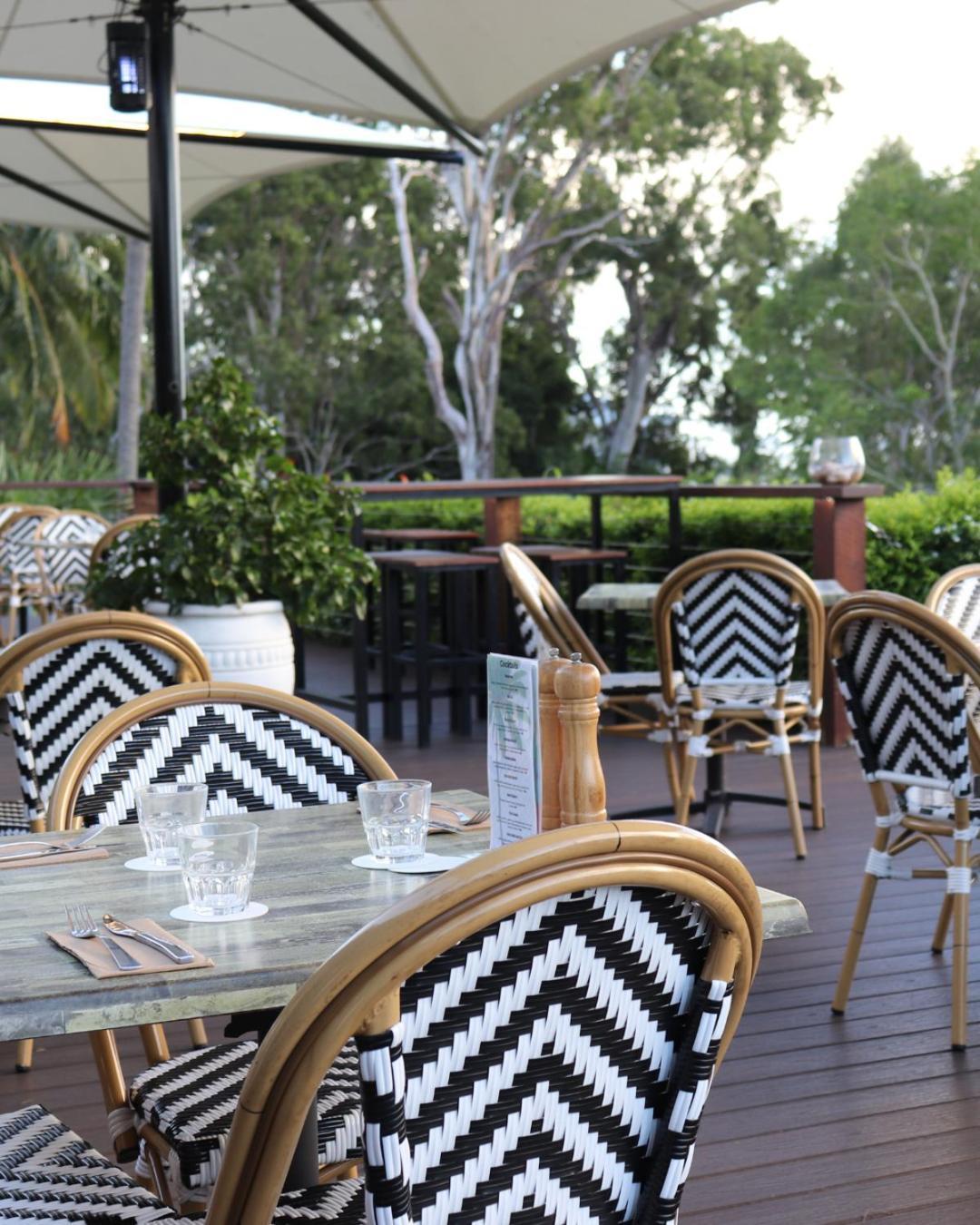 Colonial Palms Motor Inn Airlie Beach Bagian luar foto